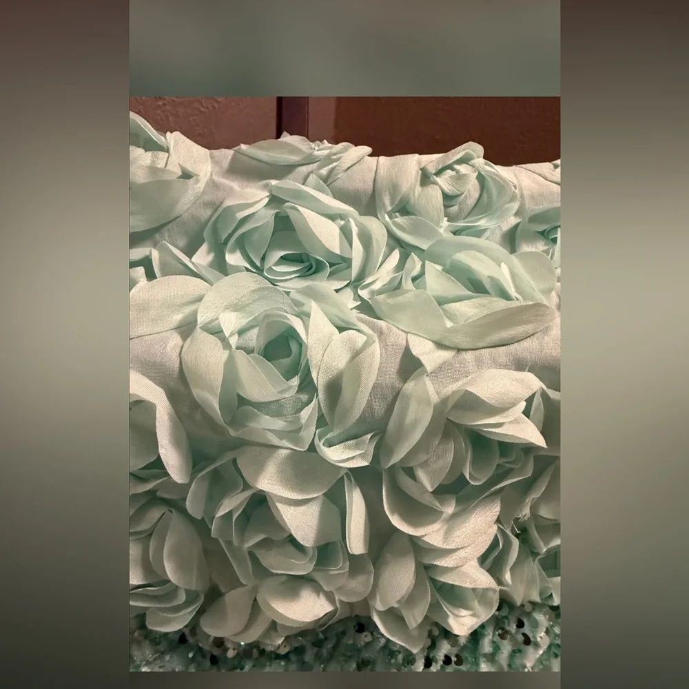 Chic Strapless Mint Dress with Floral Accents - Picture 2 of 5